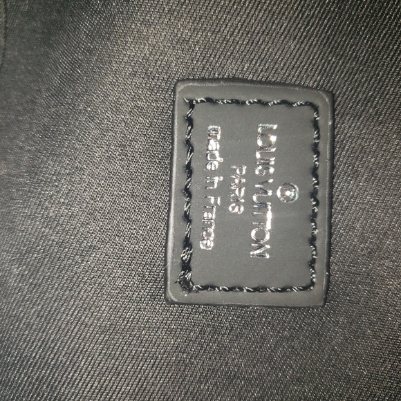 100% Authentic Louis Vuitton Monogram Sling - Picture 2 of 4